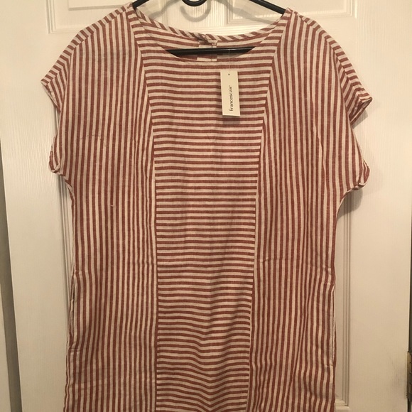 Harper Dresses & Skirts - harper dress with pockets and buttons down back